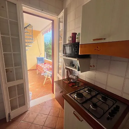 Del Glicine Baia Apartment